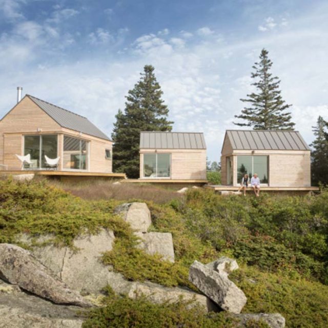 Picturesque Little Timber House in the Mountain (10 HQ Pictures)