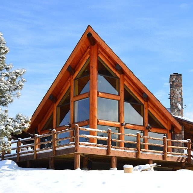 Incredibly designed rustic log home – must-see floor plans (13 HQ pictures)