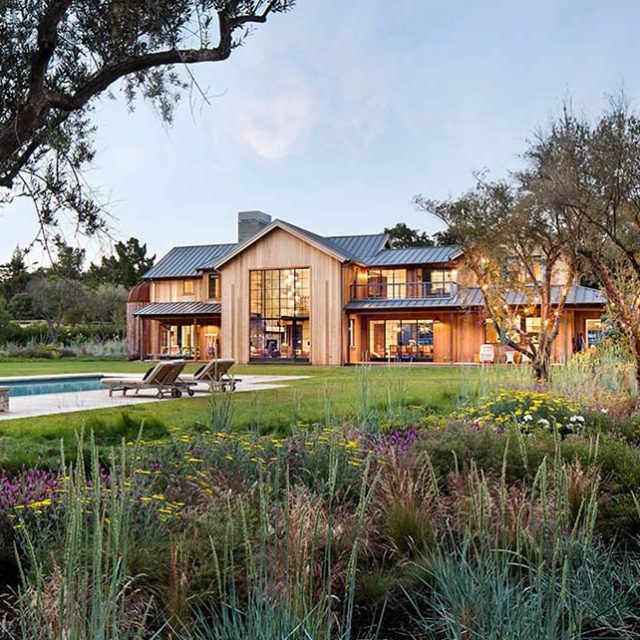 Luxury Timber Mansion w/ Vegetable Garden  (25 HQ Images)
