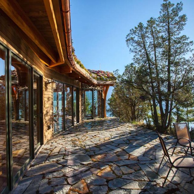 Cozy Mountain Retreat for Single Individuals or Young Couples.  (8 HQ Pictures)